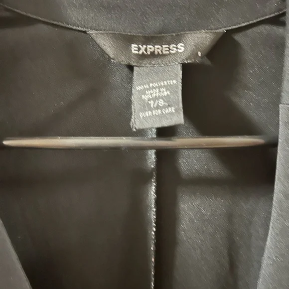 Express dress - Picture 2 of 4